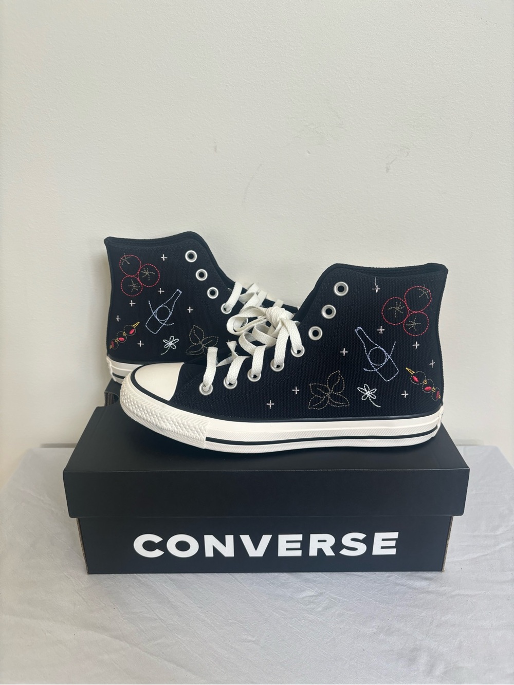 Converse Chuck Taylor All Star High-Top Marketplace Essentals Sneaker sz 8.5 NWB